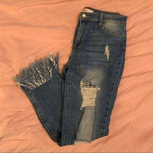 Fringe ripped ankle jeans ! ⭐️